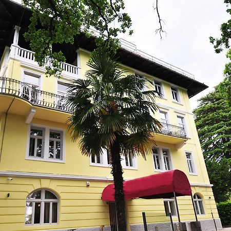 Hotel Villa Laurel Lovran Exterior foto